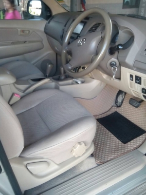 รถกระบะ TOYOTA HILUX VIGO ปี 2005 เครื่องเบนซิล 2.7 vvti auto 4 wd