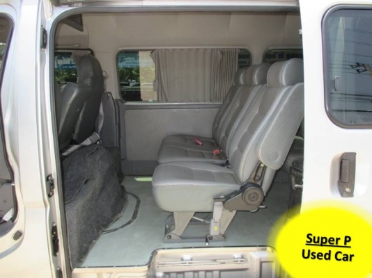 nissan urvan 3.0 DI GX MT ปี2011 สีบรอนซ์