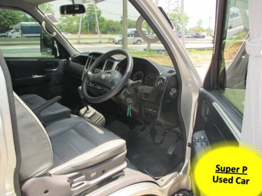 nissan urvan 3.0 DI GX MT ปี2011 สีบรอนซ์