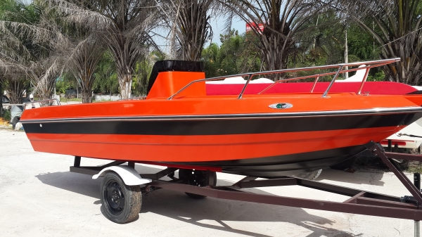 ขาย เรือไฟเบอร์ 17 ฟุต ป้อมกลาง อุปกรณ์ครบพร้อมเทเลอร์