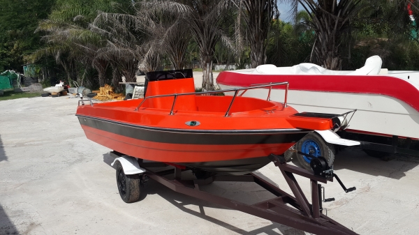 ขาย เรือไฟเบอร์ 17 ฟุต ป้อมกลาง อุปกรณ์ครบพร้อมเทเลอร์