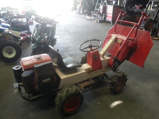 ขายรถตัดหญ้านั่งขับ2ใบตัด ขายรถตัดหญ้านั่งขับ2ใบตัด