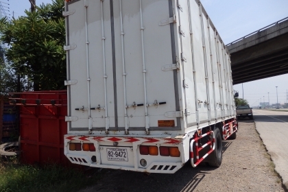 ขายรถบรรทุก 6 ล้อตู้แห้ง MITSUBISHI FUSO FM65 6M60 260แรง ยาว7.60เมตร ปี2555 วิ่ง 120,000km และติด CNG