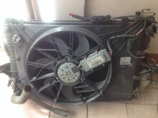 หม้อน้ำ VOLVO V70 ของครบชุดตามรูปเก่าญี่ปุ่นสภาพสวย