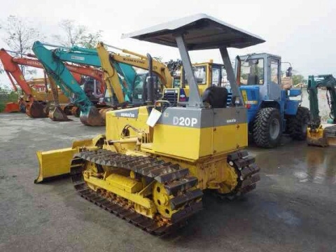 รถดันดิน D20P-6-68523 รถดันดิน D20P-6-68523