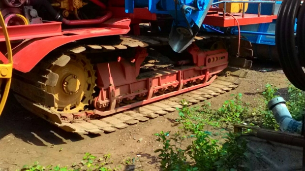 รถเกี่ยวข้าว ปานเจริญ เครื่องISUZU 240แรงตัวเดิน12HT ปั้มใดกิ้น23