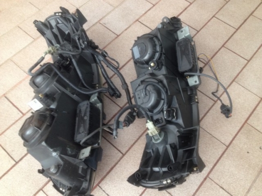 ไฟหน้า VOLVO V70 ปัดน้ำฝนหลอดไฟครบของเก่าญี่ปุ่นสภาพสวยๆใสๆคู่ละ