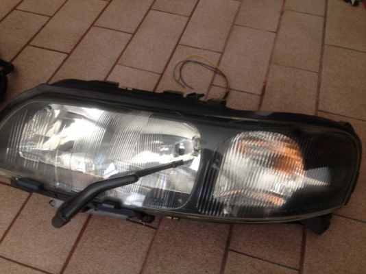 ไฟหน้า VOLVO V70 ปัดน้ำฝนหลอดไฟครบของเก่าญี่ปุ่นสภาพสวยๆใสๆคู่ละ