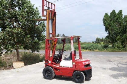 ขายด่วนรถยก TOYOTA3FG 2.0ตัน เสาสูง3เมตรเสาคู้รถนอกนำเข้ายังไม่เคยใช้งานในเมืองไทยเลยรถพร้อมใช้ขายถูกๆ