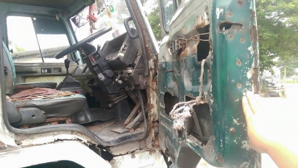 ร๊อกกี้ 175 แรง ยาว 6.50 เครื่องดี มีแอร์ คัสซีสวย หัวไม่สวยครับ 300,000 ถ้วน ร๊อกกี้ 175 แรง ยาว 6.50 เครื่องดี มีแอร์ คัสซีสวย หัวไม่สวยครับ 300,000 ถ้วน