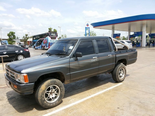 ปล่อย toyota hiro 89000 บาทเอาทำกลับแบบเดิมๆแล้วครับ