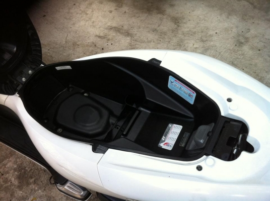 ขออนุญาติขาย HONDA PCX NEW 125-i คอนโซนดำ สีขาวมุก สภาพสวยมาก ขออนุญาติขาย HONDA PCX NEW 125-i คอนโซนดำ สีขาวมุก สภาพสวยมาก