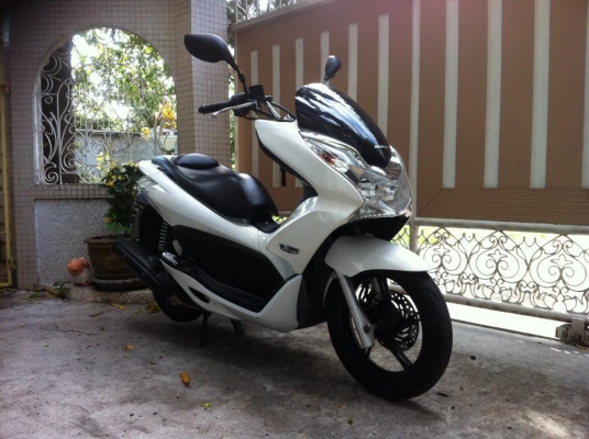 ขออนุญาติขาย HONDA PCX NEW 125-i คอนโซนดำ สีขาวมุก สภาพสวยมาก