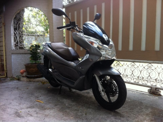 ขออนุญาติขาย HONDA PCX 125-i  สีพิเศษ เทาเมทัลลิค ฟรีค่าโอน