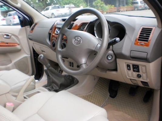 TOYOTA FORTUNER 4WD ตัวถังสวยจัด ไม่เคยชน ไม่มีน้ำท่วม TOYOTA FORTUNER 4WD ตัวถังสวยจัด ไม่เคยชน ไม่มีน้ำท่วม