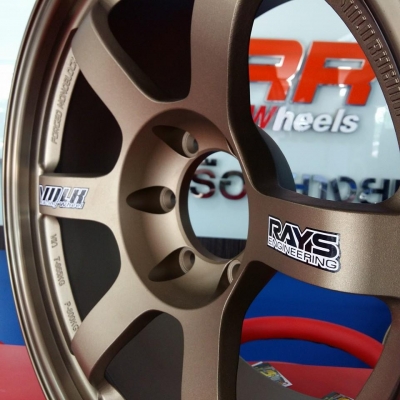 ขายล้อใหม่ TE37 SPP ขอบ18 กว้าง9 นิ้ว ออฟ+0 6รู139.7 วง5500