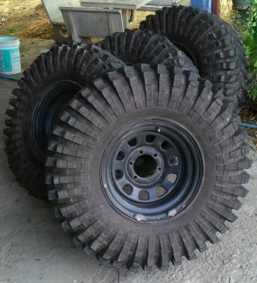 ขาย ยางMud 37 R 16 พร้อมล้อ