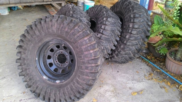 ขาย ยางMud 37 R 16 พร้อมล้อ