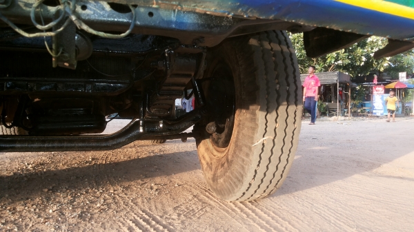 ขายรถบรรทุกสี่ล้อแอ๊วเพลาลอยเครื่องดีมากคัชซีสวยสภาพใช้งานได้ดีส่งฟรีครับ