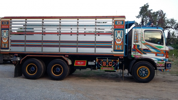 ขายรถ 10 ล้อ ดั้มสองเพลา ฮีโน่ เมก้า 220 ปี 48 ดั๊มดิน  สนใจ 0817368589