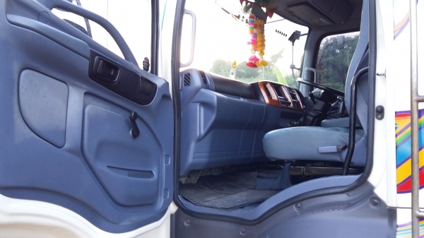 ขายรถ 10 ล้อ ดั้มสองเพลา ฮีโน่ เมก้า 220 ปี 48 ดั๊มดิน  สนใจ 0817368589