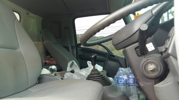 10 ล้อหัวลาก ยี่ห้อ ISUZU   ปี 2556