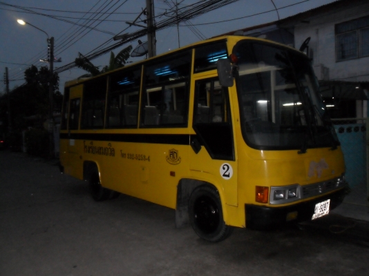 ขายรถบัสรับส่งนักเรียน