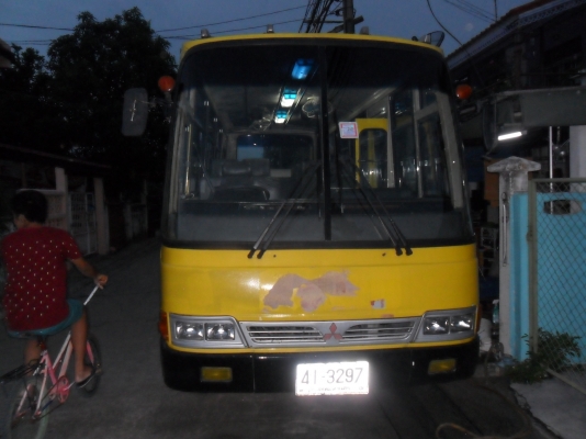 ขายรถบัสรับส่งนักเรียน