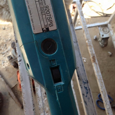 ขายเครื่องขัดสี มากิต้าแท้  ลดแล้วครับ 2500   ลทบ 100EMS 150