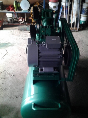 ปั๊มลม ฟูเช็ง 5 แรง พร้อมรับประกันให้ 3เดือนครับ สินค้ามาไวไปไวเข้ามาเรื่อยๆครับราคาไม่แพง 30,000 บาท เท่านั้น