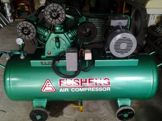 ปั๊มลม ฟูเช็ง 5 แรง พร้อมรับประกันให้ 3เดือนครับ สินค้ามาไวไปไวเข้ามาเรื่อยๆครับราคาไม่แพง 30,000 บาท เท่านั้น