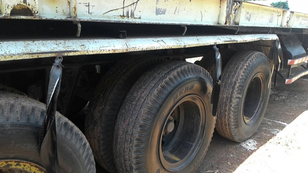 ขายหาง พื้นเรียบ สามมิต  3 เพลา. แท้  ปี 53     สนใจติดต่อ  081 - 6079515