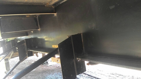 ขายหาง พื้นเรียบ สามมิต  3 เพลา. แท้  ปี 53     สนใจติดต่อ  081 - 6079515