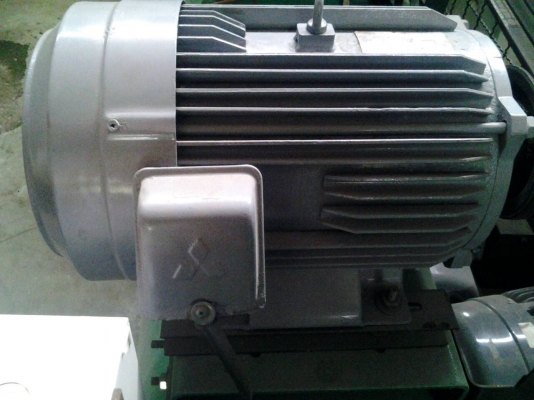 ปั๊มลม ฟูเช็ง 7.5 แรง พร้อมรับประกันให้ 3เดือนครับ สินค้ามาไวไปไวเข้ามาเรื่อยๆครับราคาไม่แพง 35,000 บาท เท่านั้น