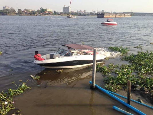 ขายเรือ Sea Ray 185 Sport รุ่นยอดนิยม  ขนาดกำลังดี คล่องตัว ใช้งานง่าย