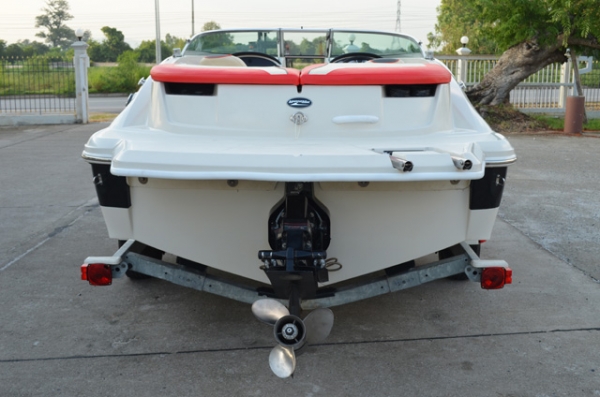 ขายเรือ Sea Ray 185 Sport รุ่นยอดนิยม  ขนาดกำลังดี คล่องตัว ใช้งานง่าย