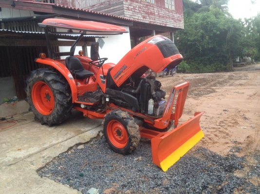 ขาย L4708 อุปกรณ์ 3 อย่าง รถอยู่ สุรินทร์ ทดลองขับได้คับ เล่มทะเบียนพร้อมรถปี 54