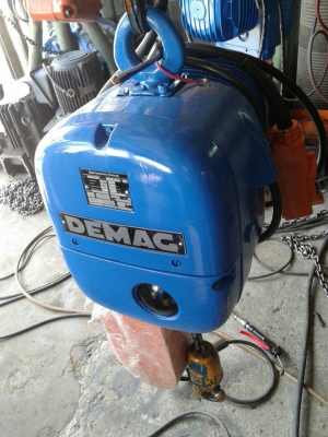 รอกโซ่ยกสูง 3 เมตร 500 kg. ยี่ห้อ demag พร้อมรับประกัน 1ปี สินค้าพ้อมใช้งานครับมาไวไปไวสนใจติดต่อ 098-5700161