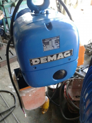 รอกโซ่ยกสูง 3 เมตร 500 kg. ยี่ห้อ demag พร้อมรับประกัน 1ปี สินค้าพ้อมใช้งานครับมาไวไปไวสนใจติดต่อ 098-5700161