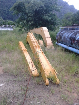 ขายชุดบูม-อาร์มยาวของ KOMATSU PC200-7 ราคา 320000