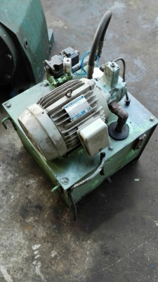 Sale>>ปั้มน้ำมันไฮดรอลิค ขนาด 3 HP. 380 V. ชุดอุปกรณ์ครบ พร้อมใช้