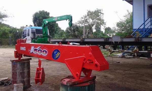 เครนยูนิค4.5ตัน4ปอกเอวแน่นดี ไม่มีดาม