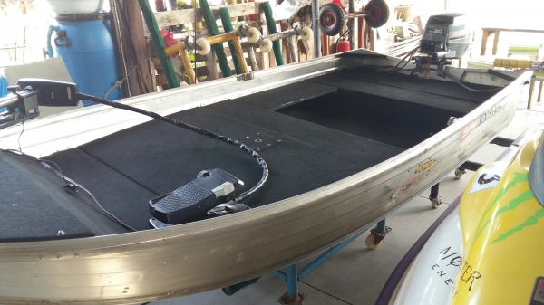 ขายเรืออลู Savage 12ฟุต พร้อมเทรลเลอร์  เครื่องยามาฮ่า 20 แรง หางสั้น 17" สตาร์ทไฟฟ้า และ Manual   Foot Control  43 ปอนด์ แบต 1 ลูก  เรือปูพรมกันน้ำของนอกแท้  สภาพ พร้อมใช้งาน....  ราคา  80,000