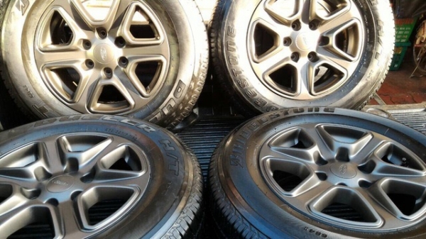 ขายยาง BS 265 x 65 x 17 พร้อมล้อ Ford Ranger ขายยาง BS 265 x 65 x 17 พร้อมล้อ Ford Ranger