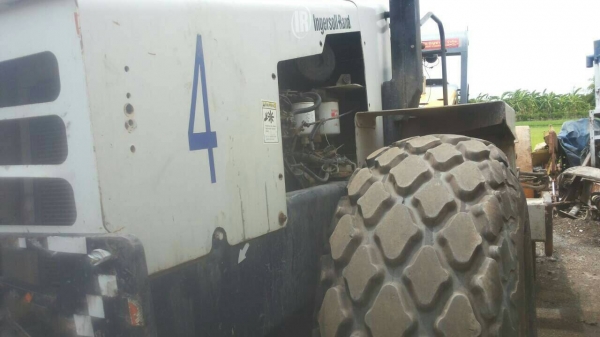 ขายรถบด INGGERSOLLRAND สองเพลา เปลือกเดียว เอกสารเล่ม ราคา 1000000