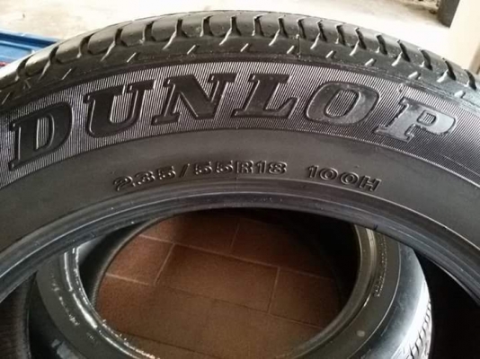ยาง Dunlop ผลิต made in japan ขอบ 18  235 / 55 / 18