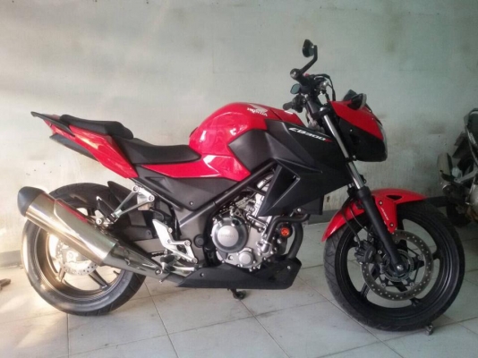 ฮอนด้า Cb300 Abs สีแดง รถจด 17 ตุลา 57 (รถ 9 เดือน ) สภาพสวย ๆ