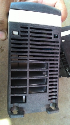 ขาย INVERTER ยี่ห้อ(EMERSON) Control techniques 0.75 KW, 1 HP ใช้ไฟบ้าน