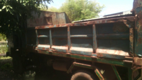 รถบรรทุก 6 ล้อดัมพ์ ยี่ห้อ อีซูซู 115 เพลาเอฟหน้า เอฟหลัง พวงมาลัยเพาเวอร์ตามสภาพ ราคา 250000 ต่อลองได้สนใจติอต่อ 0835601591 หรือ 0903494058