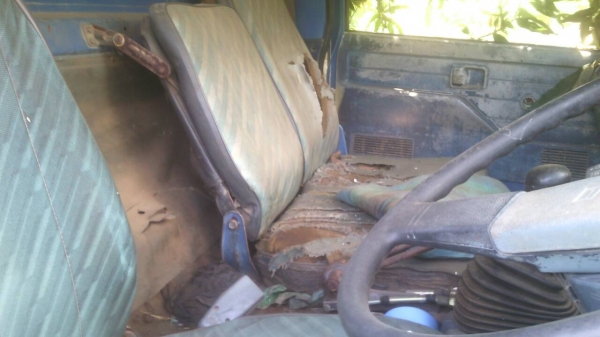 รถบรรทุก 6 ล้อดัมพ์ ยี่ห้อ อีซูซู 115 เพลาเอฟหน้า เอฟหลัง พวงมาลัยเพาเวอร์ตามสภาพ ราคา 250000 ต่อลองได้สนใจติอต่อ 0835601591 หรือ 0903494058